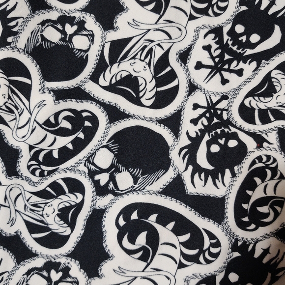 Lularoe Leggings TC Snake and Skull Halloween - Picture 2 of 3